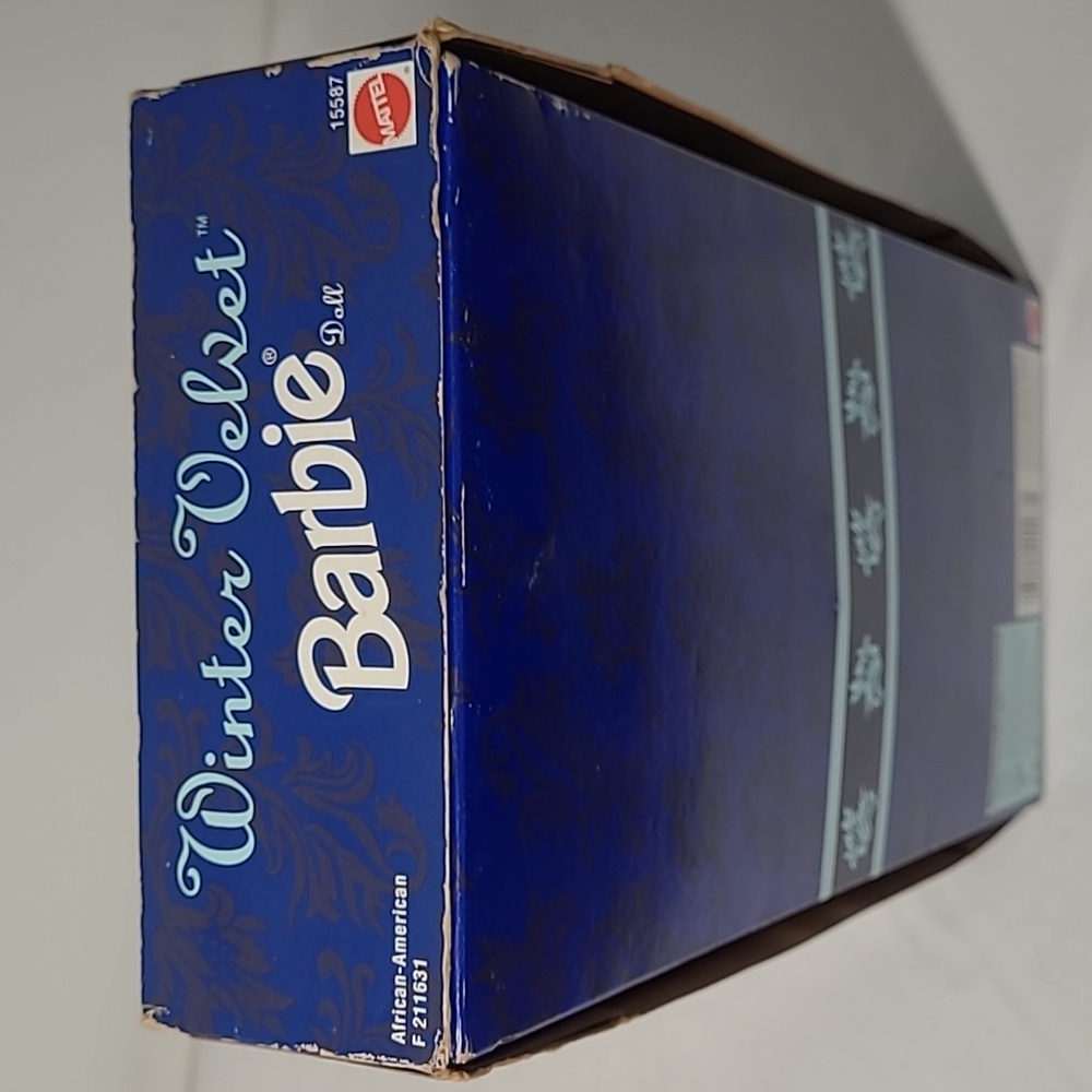 Mattel African American Winter Velvet Barbie - Picture 6 of 7